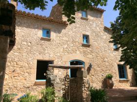 Farmhouse for sale in  Costa Brava