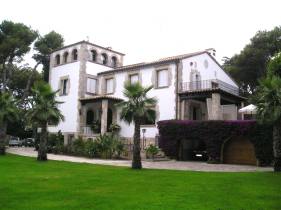 Building for sale in  Costa Brava
