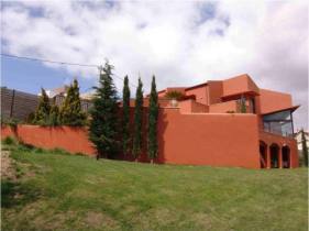 Building for sale in  Barcelona surroundings